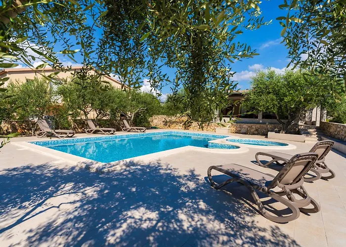 Zlatni Dvori Zadarvillas * Ražanac