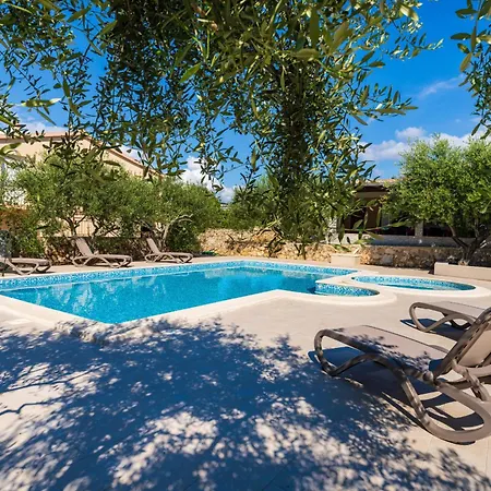 Zlatni Dvori Zadarvillas * Ražanac