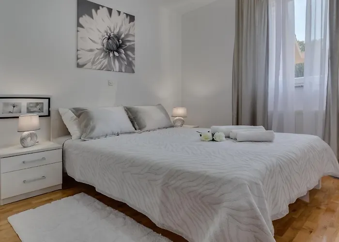 Вилла Zlatni Dvori Zadarvillas Ражанац